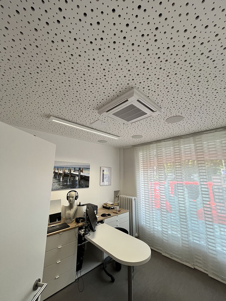 Büro mit Deckenkassette